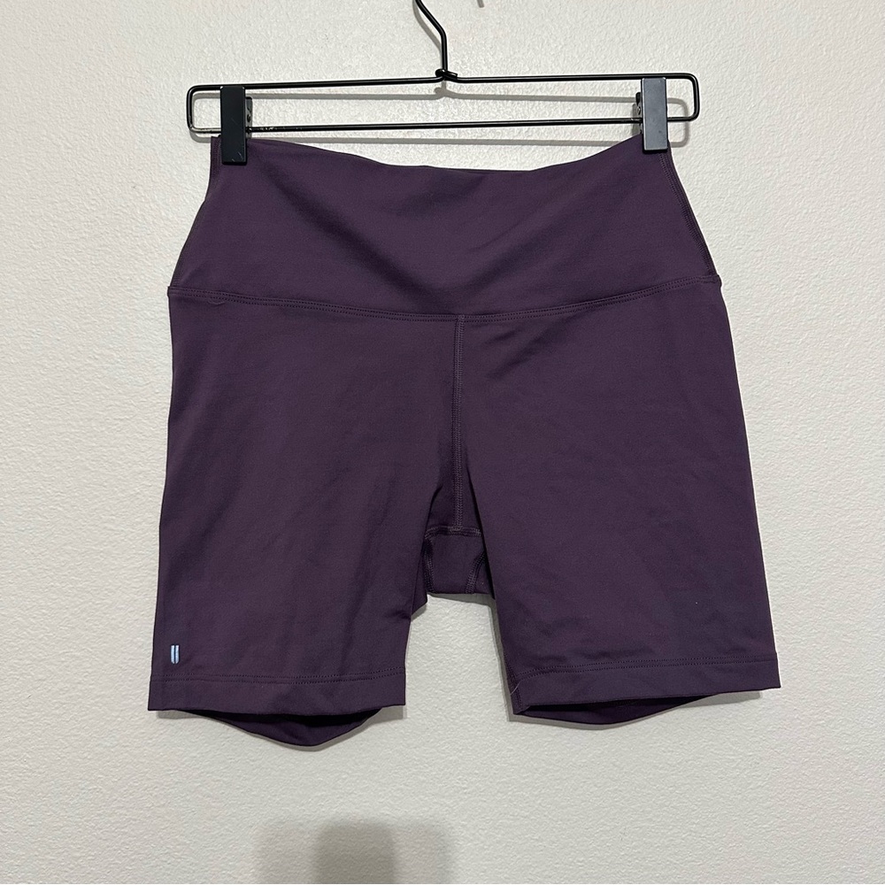 Nobull women’s 6” CrossFit athletic shorts purple size M medium high rise
